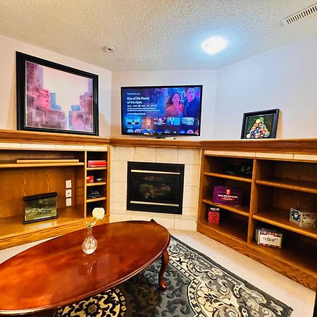 Chestermere A Classic Homely Basement Suite! מראה חיצוני תמונה