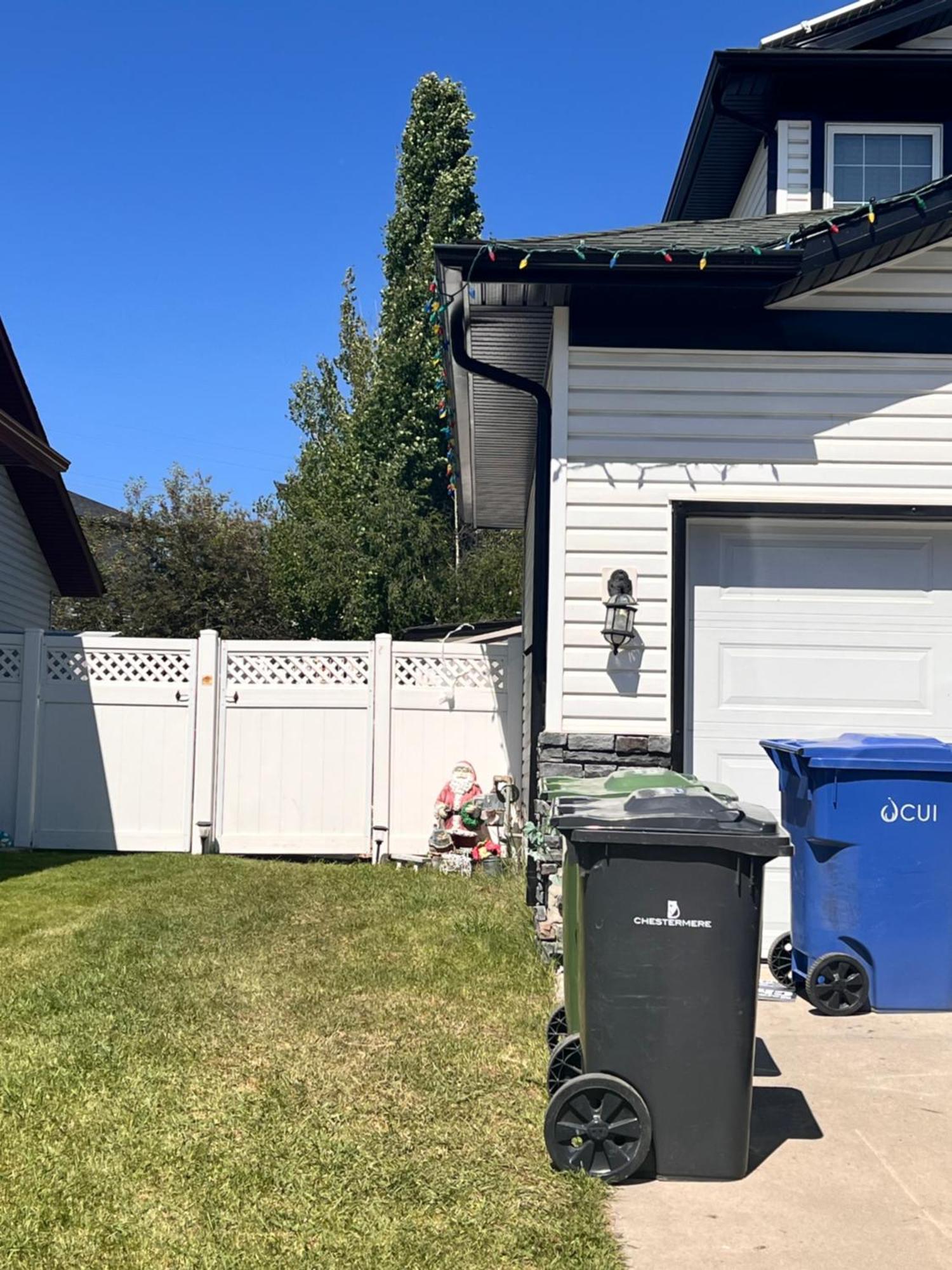 Chestermere A Classic Homely Basement Suite! מראה חיצוני תמונה